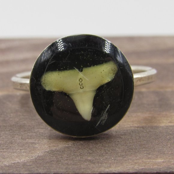 Jewelry - Size 6.5 Sterling Silver Odd Style Band Ring